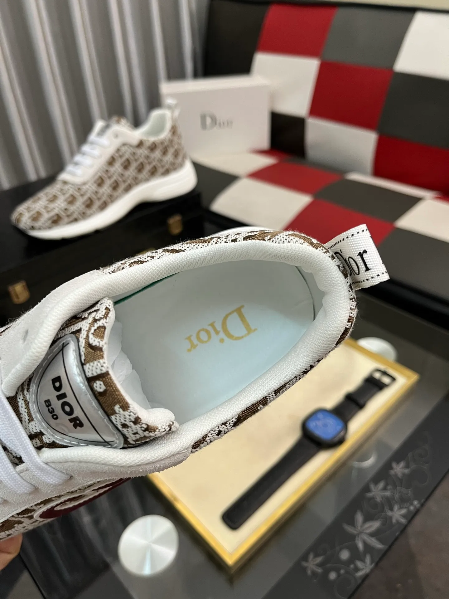 Men's Men's Shoes 💰440⌚️⌚️[Dior] Dior's new casual men's shoes are launched in Hong Kong counters. Official website 1:1 production. Original Italian materials. Designed by European and American masters. Perfect shape to create counter quality. Solid color rubber wear-resistant outsole and classic dazzling head! Super versatile and very comfortable. High-end without losing taste, fashionable and novel! ! Absolute focus! Code number: 38-445️⃣Colors available